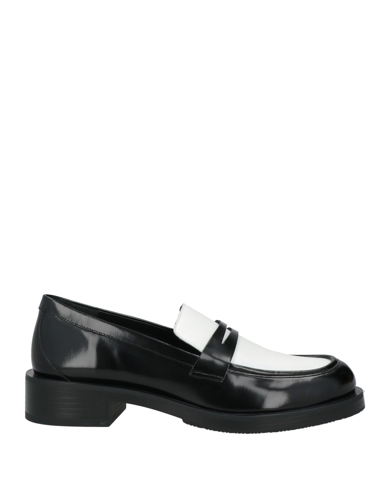 STUART WEITZMAN STUART WEITZMAN ΠΑΠΟΥΤΣΙΑ Μοκασίνια