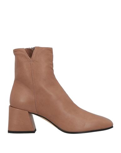 Pomme D'or Woman Ankle Boots Light Brown Size 8 Leather In Brown