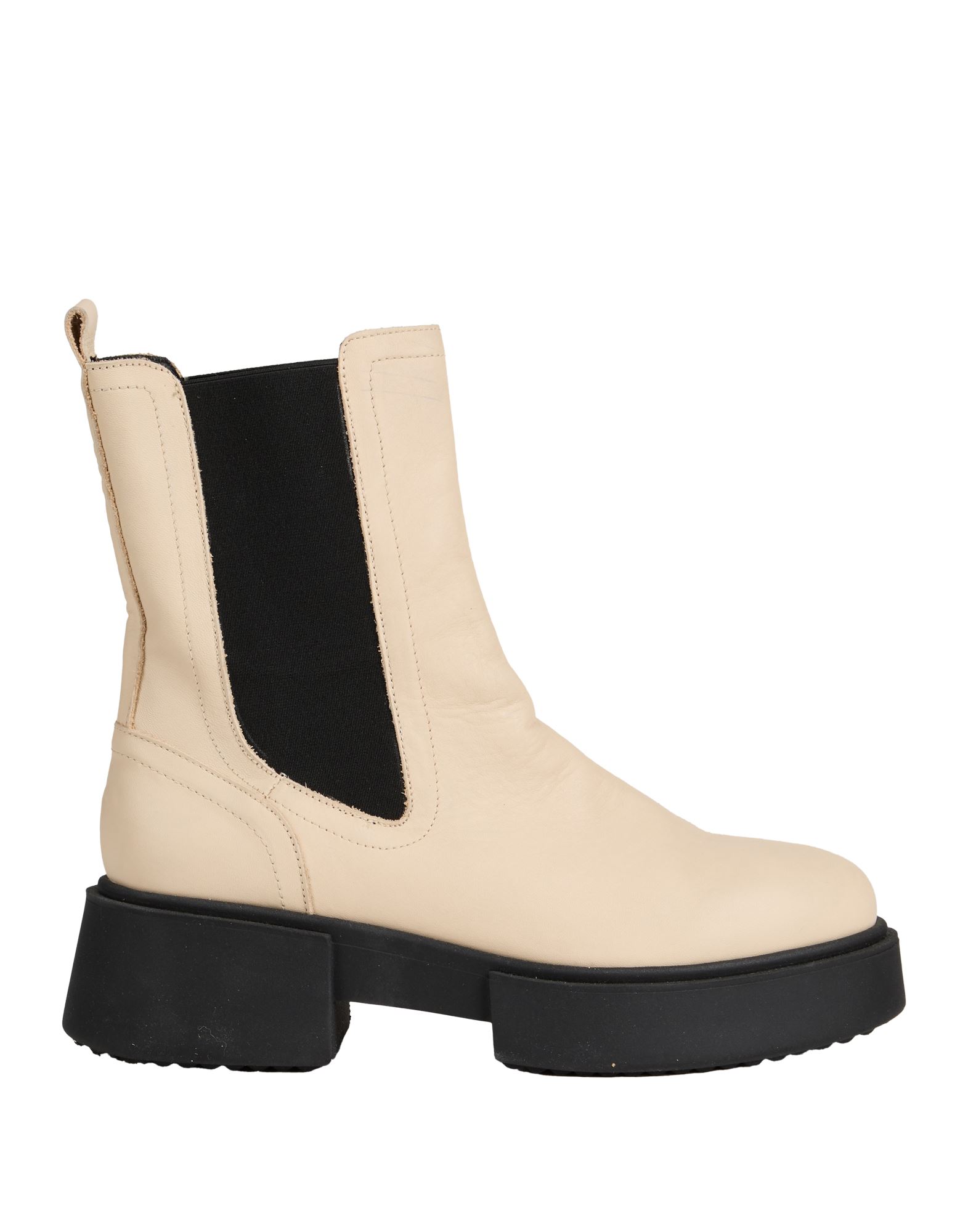 CURIOSITÉ CURIOSITÉ ΠΑΠΟΥΤΣΙΑ Μποτάκια