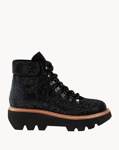 Lola Cruz Ankle Boots In Black