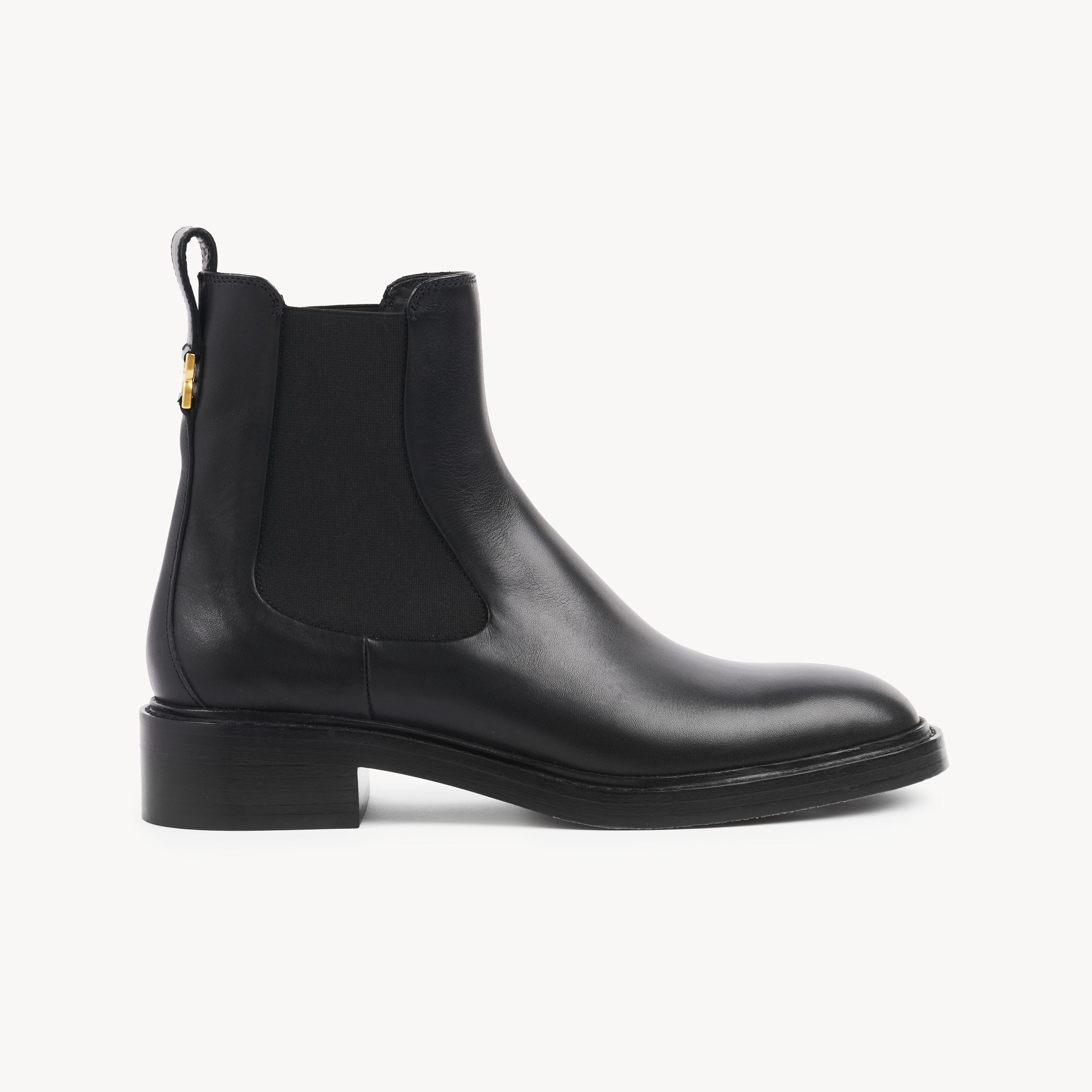 Chloé Marcie Leather Chelsea Ankle Booties In Black