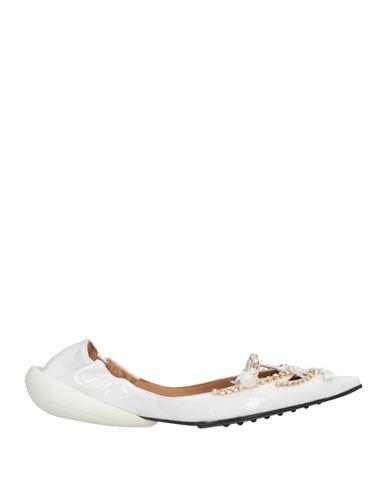 13 09 Sr ‘milky' Crystal Embellished Patent Leather Pointed Ballerina In White