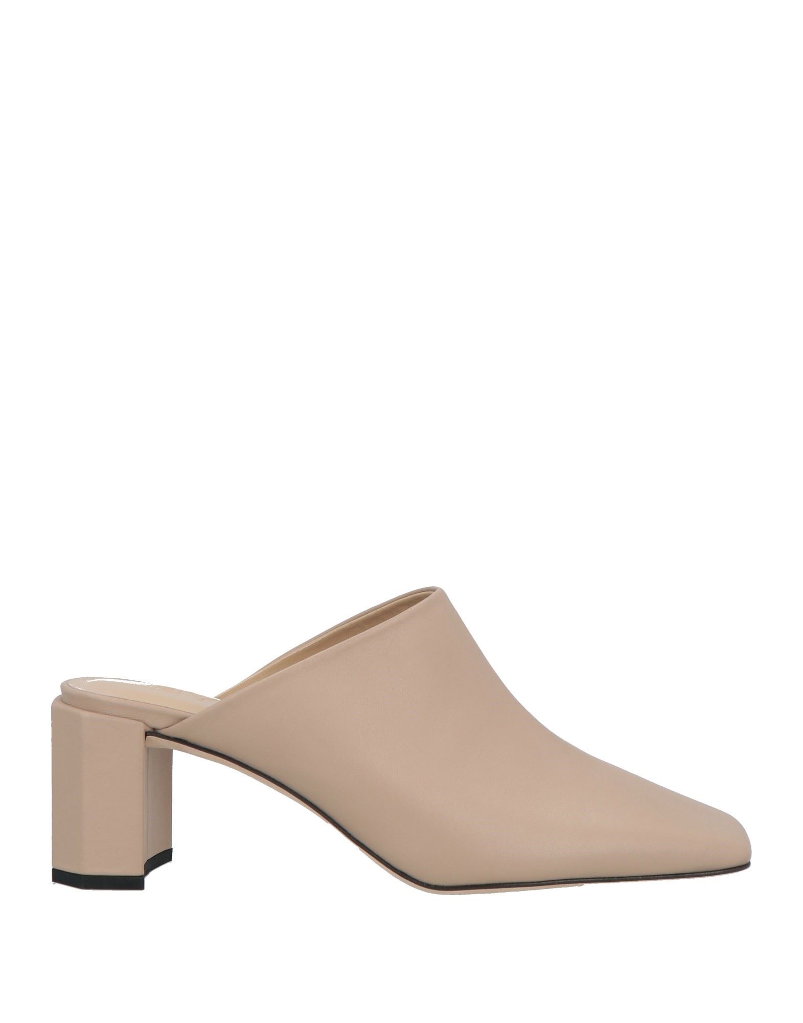 BY FAR BY FAR ΠΑΠΟΥΤΣΙΑ Μουλάρια και τσόκαρα