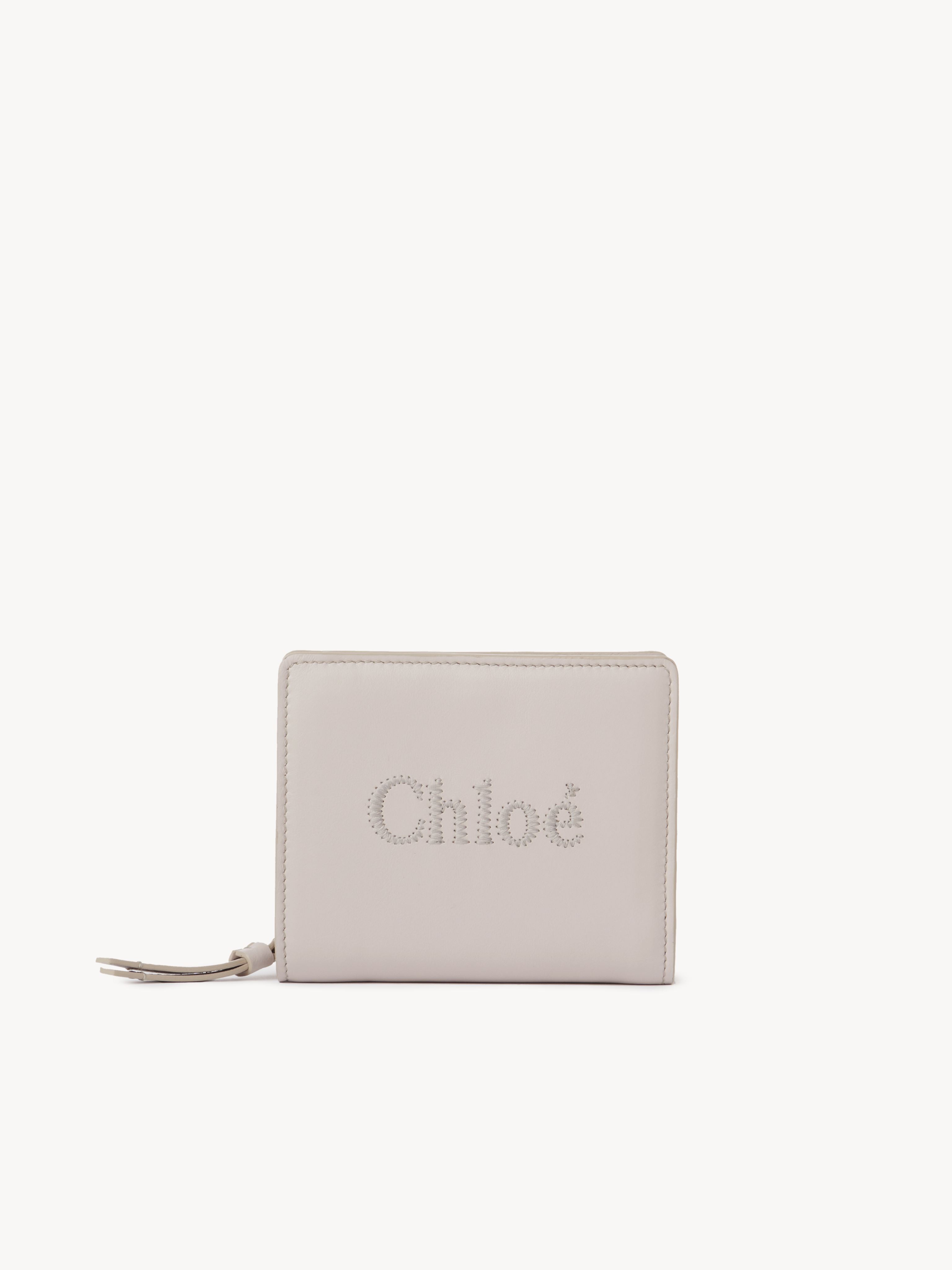 Chloé Sense Leather Compact Wallet In Grey