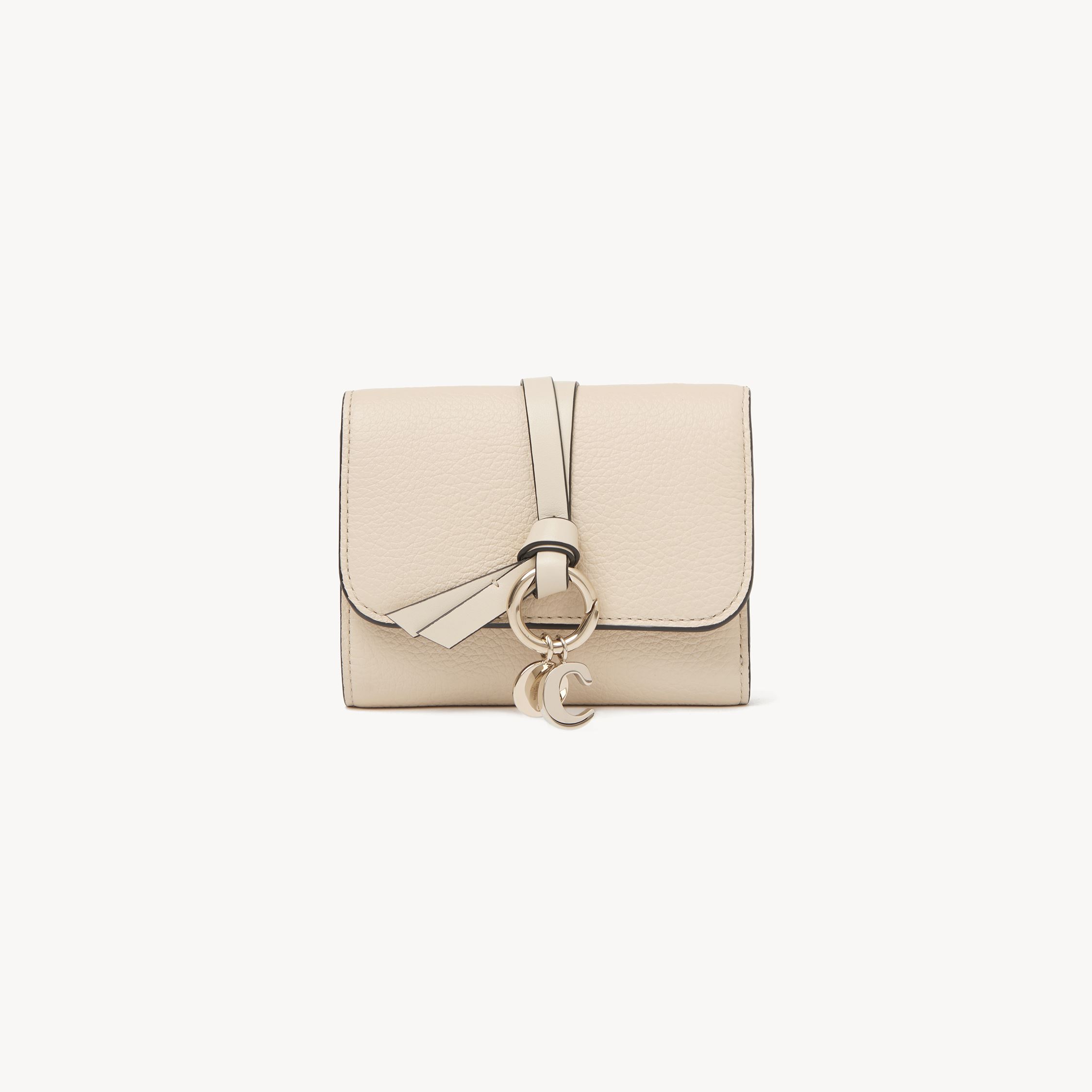 Shop Chloé Portefeuille Compact À Trois Volets Alphabet En Cuir Grainé Femme Beige Taille Onesize 100% Cuir De 