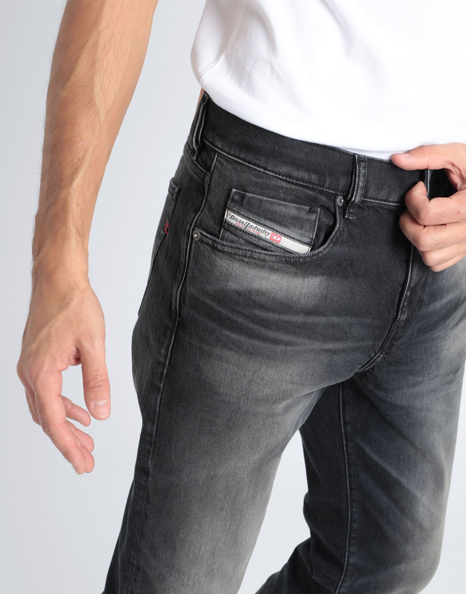 Diesel - Hosen & Röcke - Jeanshosen - On Yoox.com 