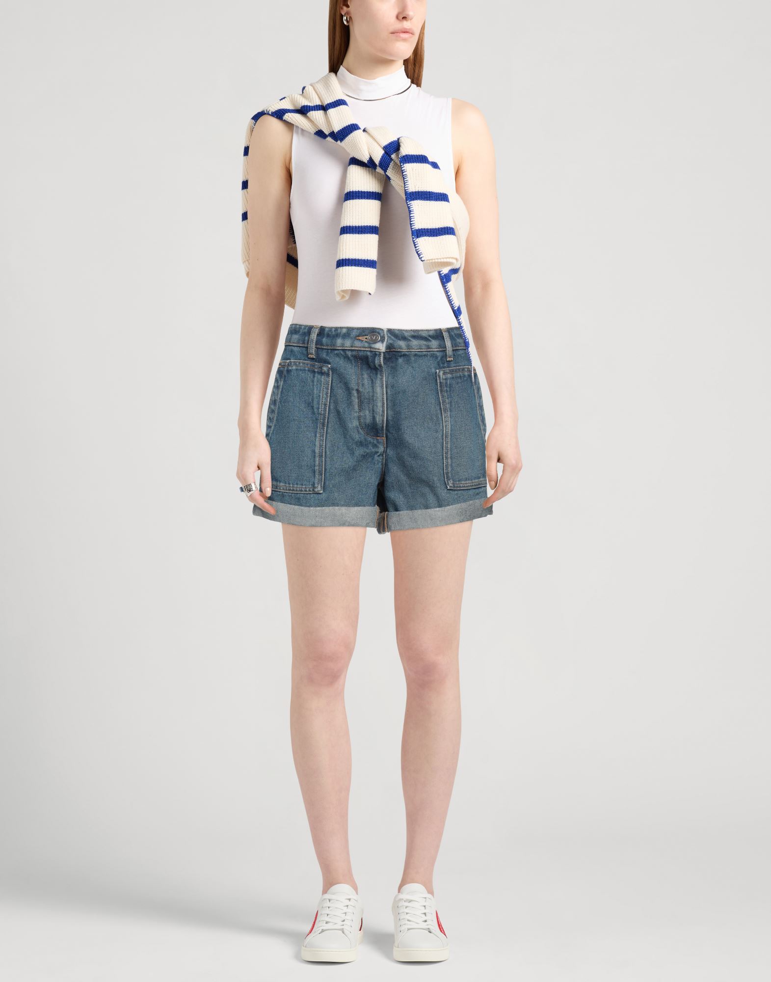  Valentino Garavani - Hosen & Röcke - Jeansshorts - On Yoox.com 