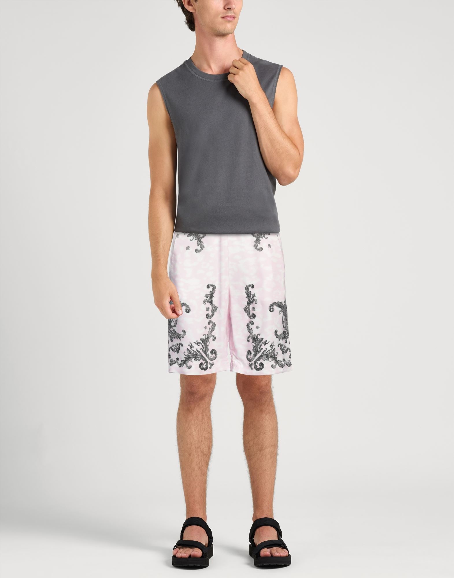  John Richmond - Hosen & Röcke - Shorts & Bermudashorts - On Yoox.com 