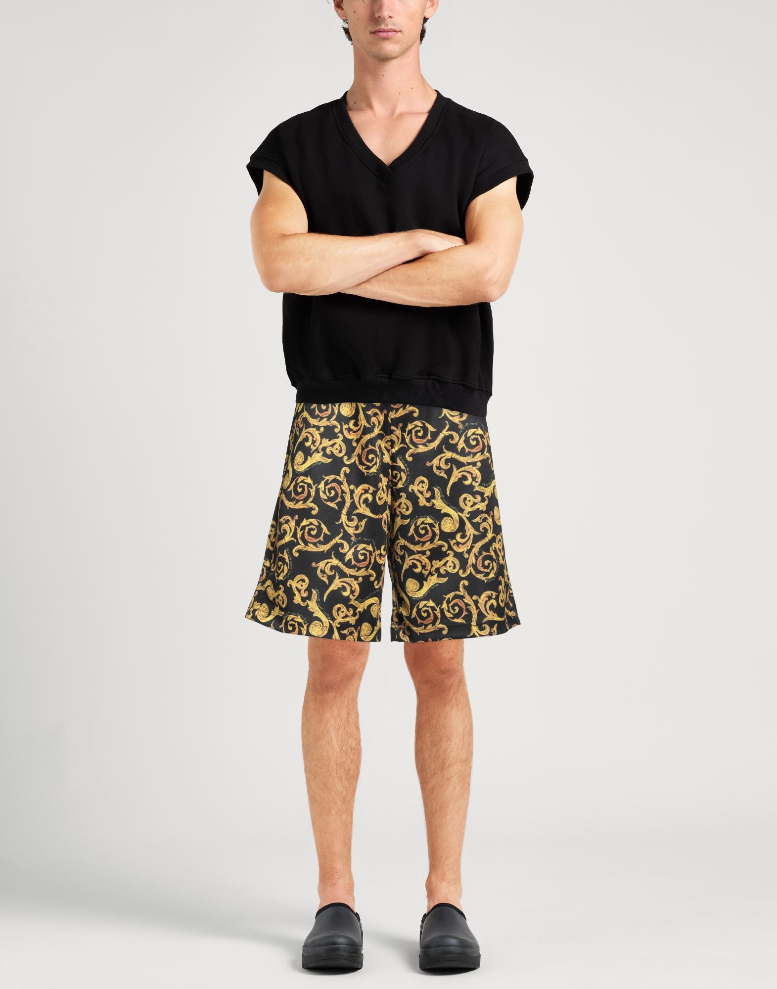  Versace Jeans Couture - Hosen & Röcke - Shorts & Bermudashorts - On Yoox.com 