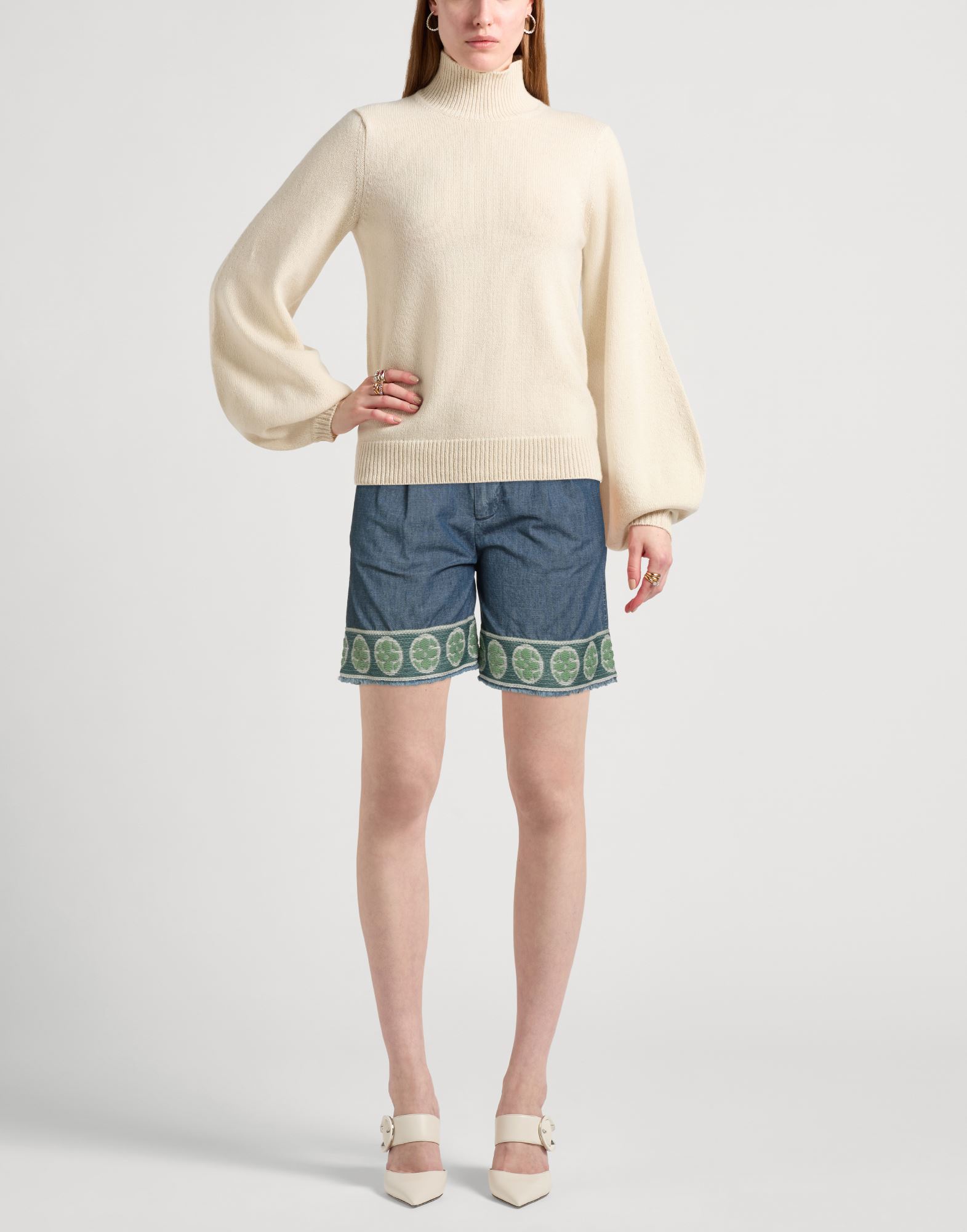  Valentino Garavani - Hosen & Röcke - Jeansshorts - On Yoox.com 