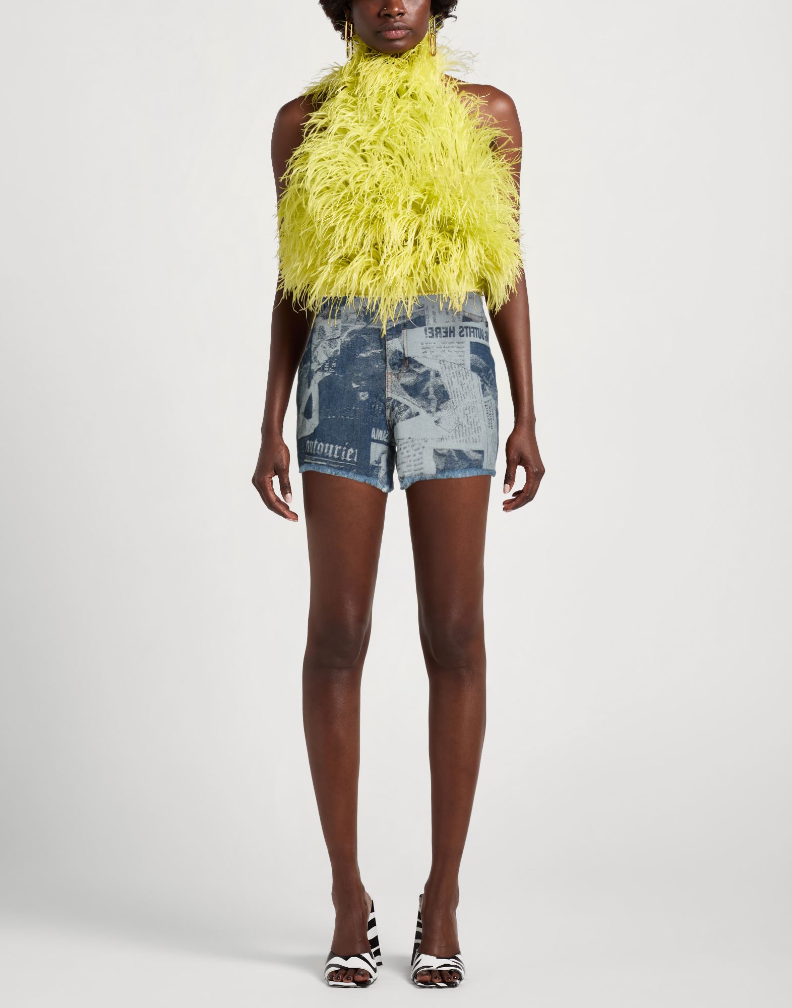 Versace Jeans Couture - Hosen & Röcke - Jeansshorts - On Yoox.com 