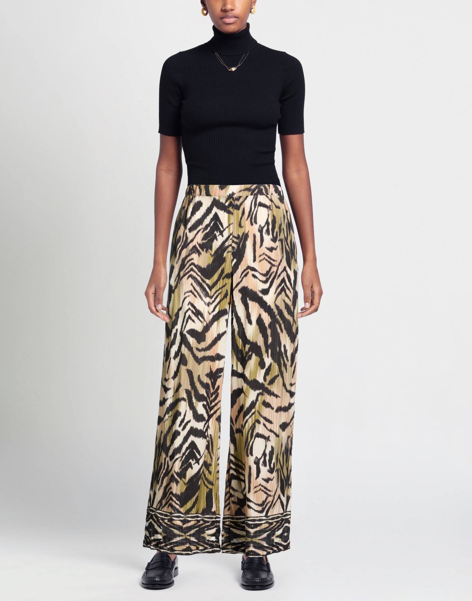  Daniela Drei - Hosen & Röcke - Hosen - On Yoox.com 
