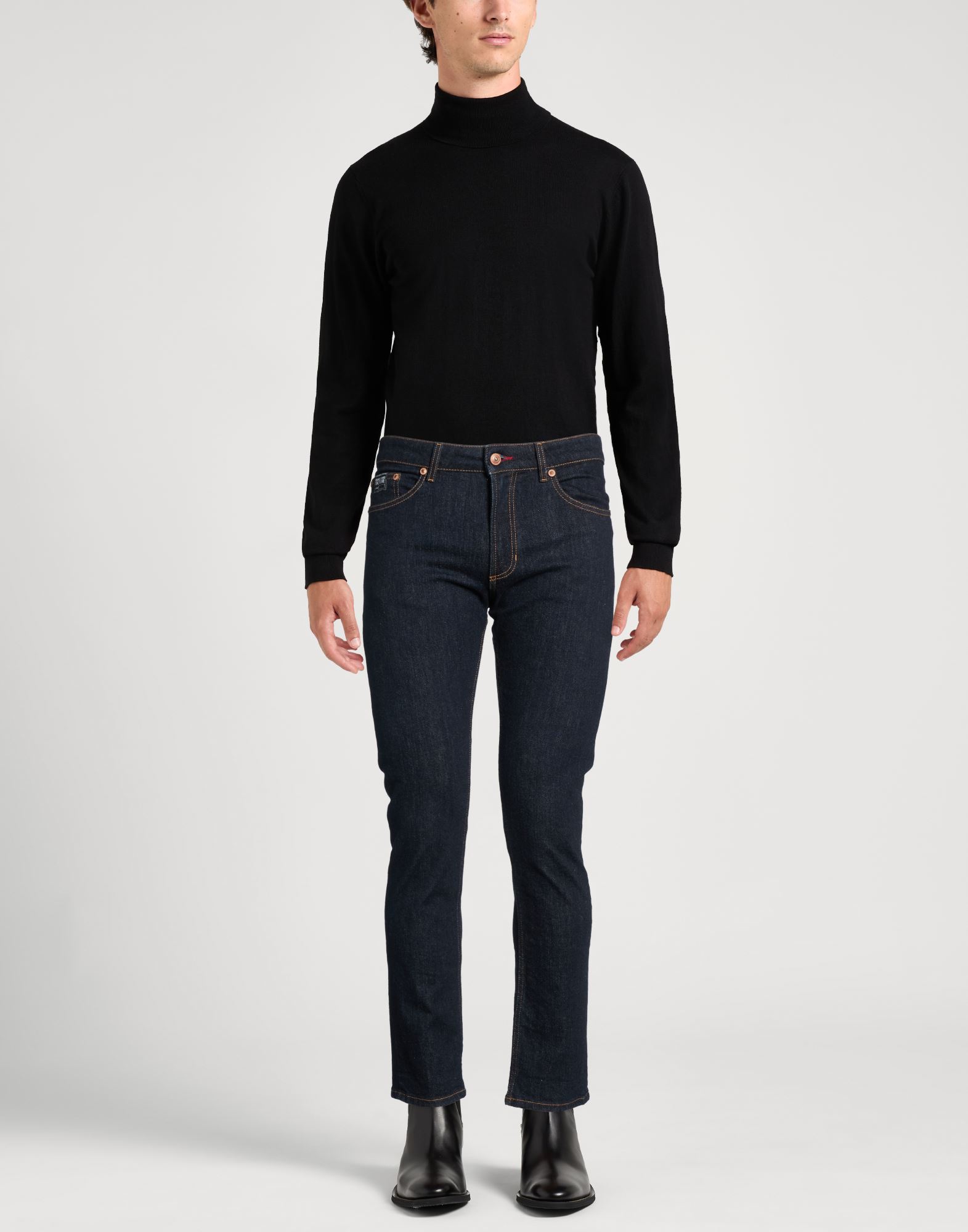  Versace Jeans Couture - Hosen & Röcke - Jeanshosen - On Yoox.com 
