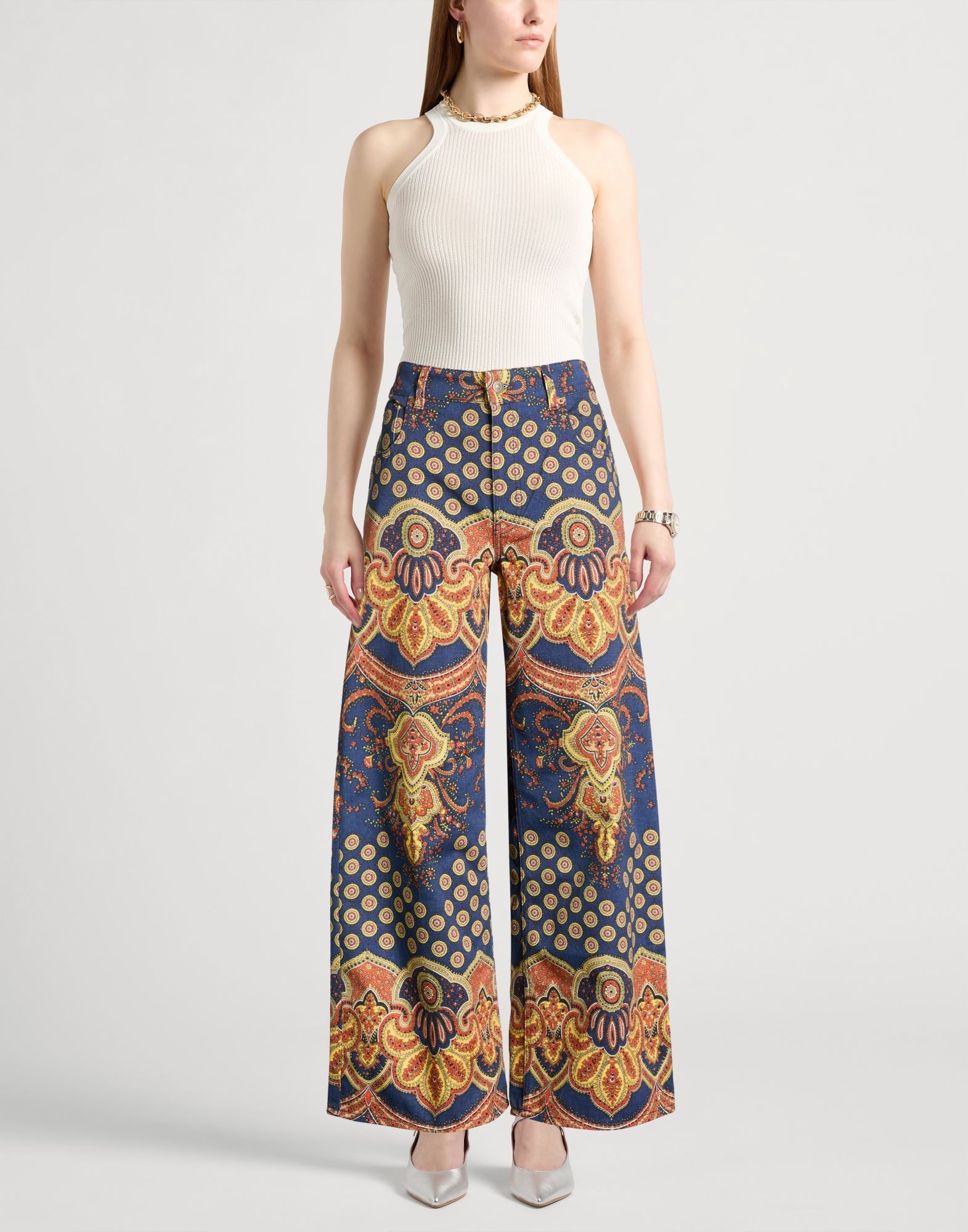  Valentino Garavani - Hosen & Röcke - Jeanshosen - On Yoox.com 