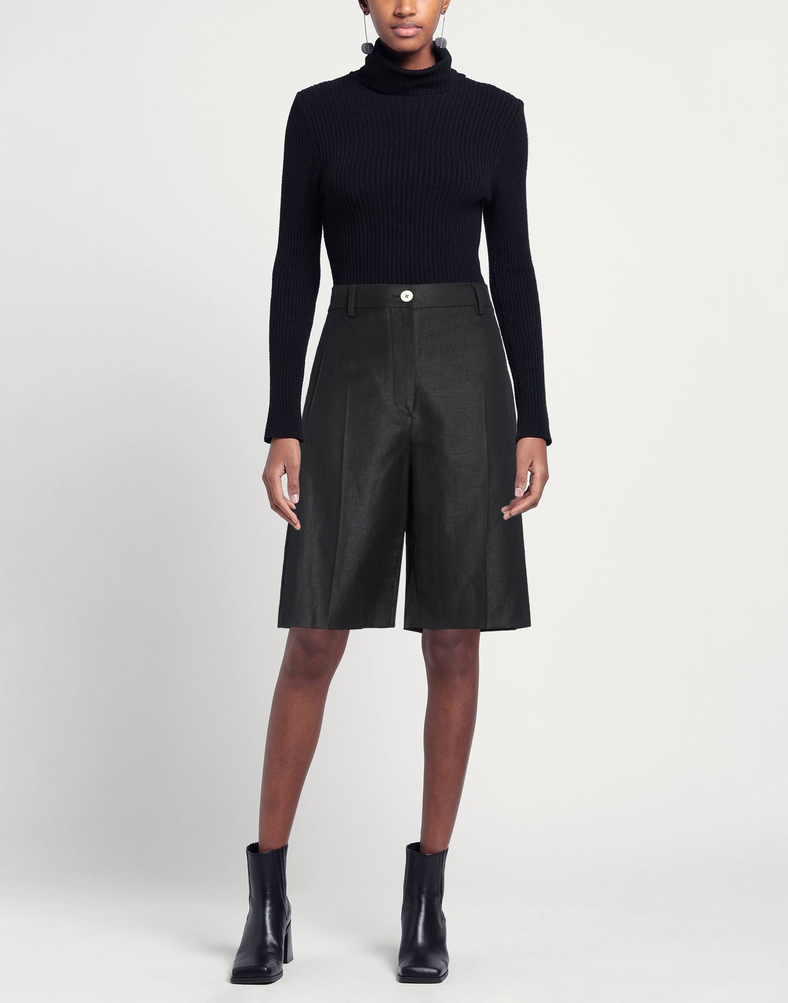  Sandbeige - Hosen & Röcke - Shorts & Bermudashorts - On Yoox.com 