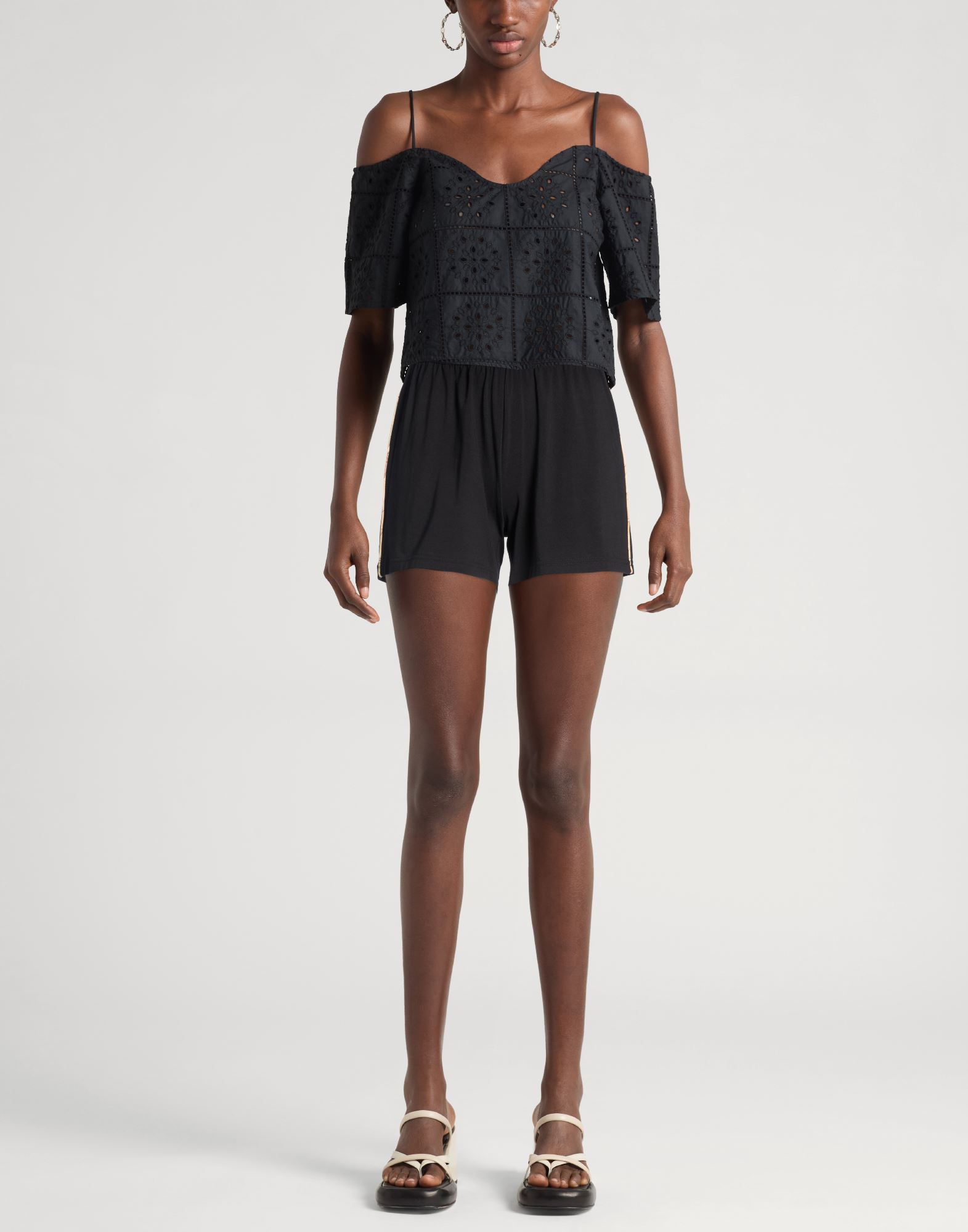  Alviero Martini 1a Classe - Hosen & Röcke - Shorts & Bermudashorts - On Yoox.com 