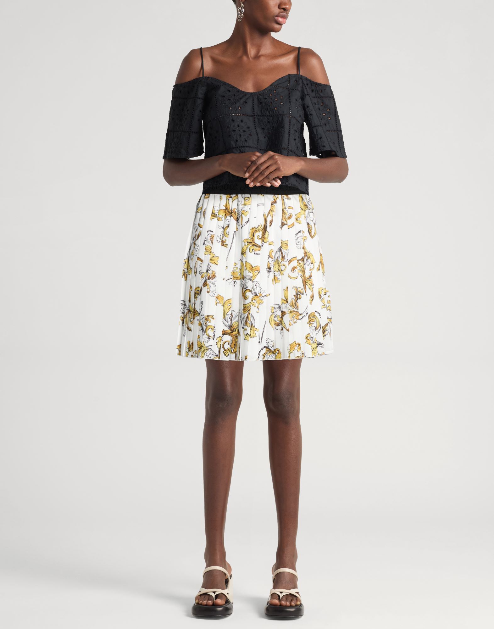  Versace Jeans Couture - Hosen & Röcke - Miniröcke - On Yoox.com 