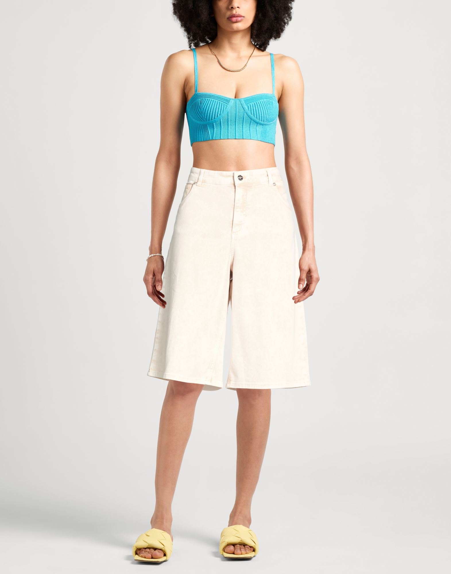  Blumarine - Hosen & Röcke - Jeansshorts - On Yoox.com 