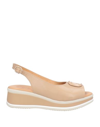 Repo Woman Sandals Beige Size 6 Leather
