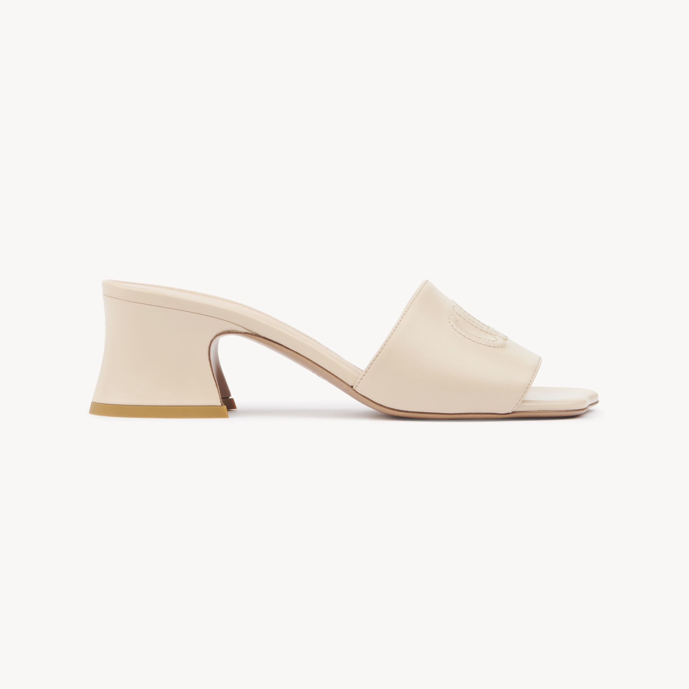 Chloé Soleil 55 Shiny Leather Mules In Neutral