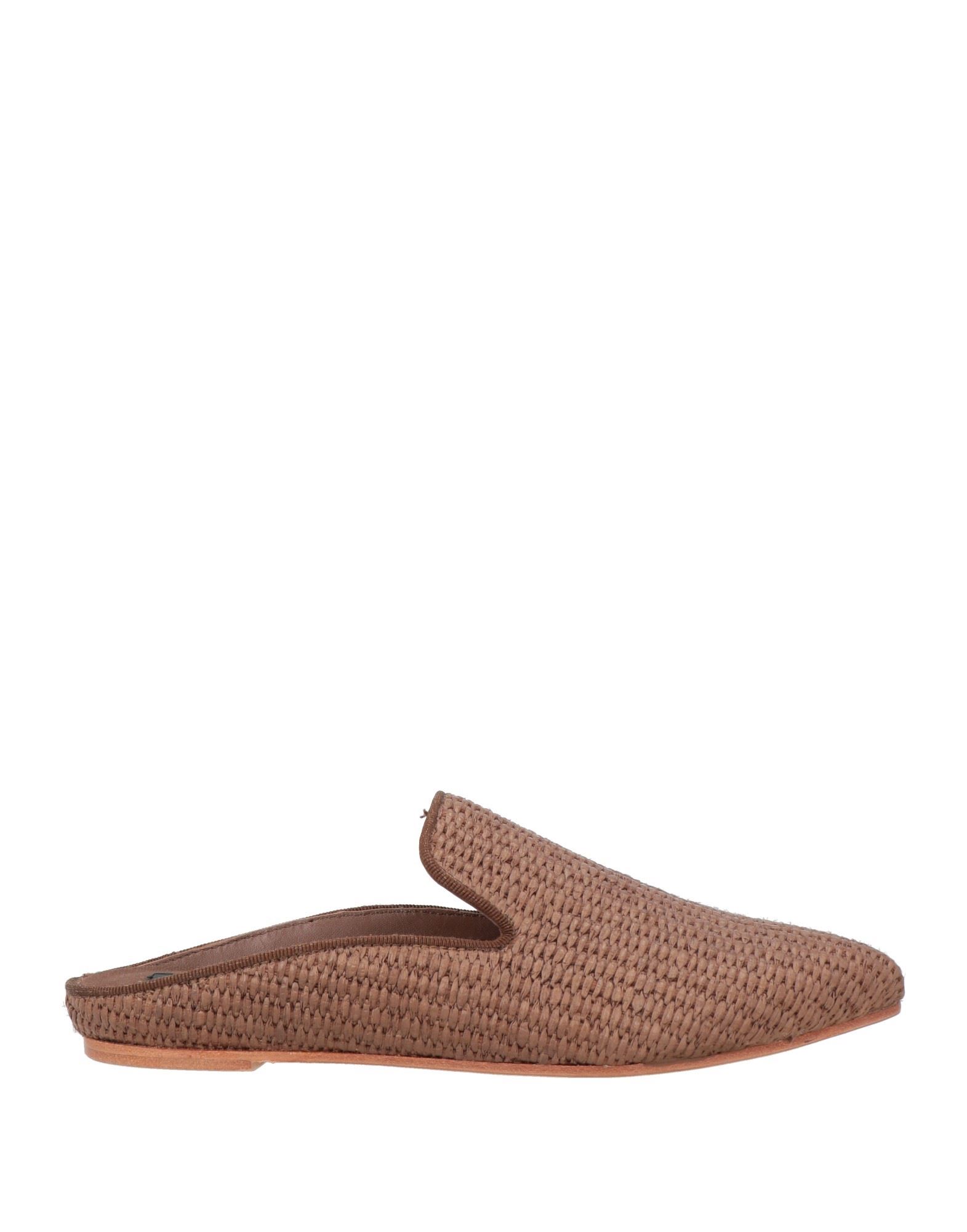 WEEKEND MAX MARA WEEKEND MAX MARA ΠΑΠΟΥΤΣΙΑ Μουλάρια και τσόκαρα