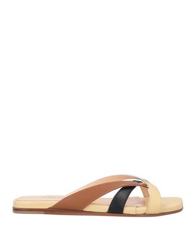 Agl Attilio Giusti Leombruni Agl Woman Thong Sandal Sand Size 7.5 Leather In Sand