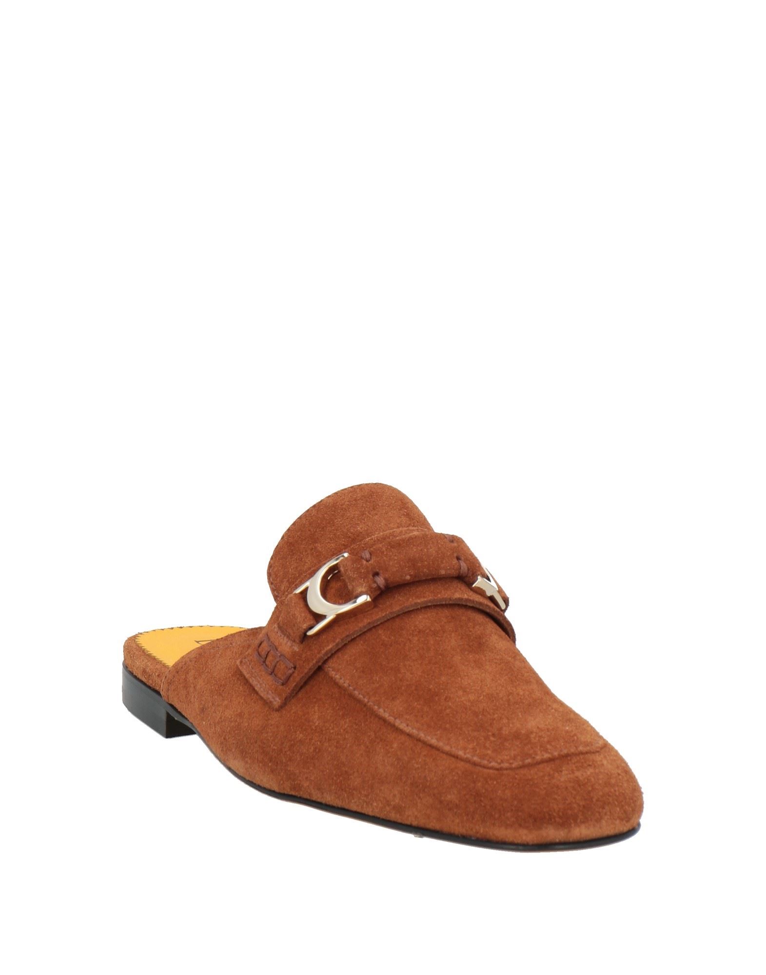  Doucal's - Calzado - Mules & Zuecos - On Yoox.com 