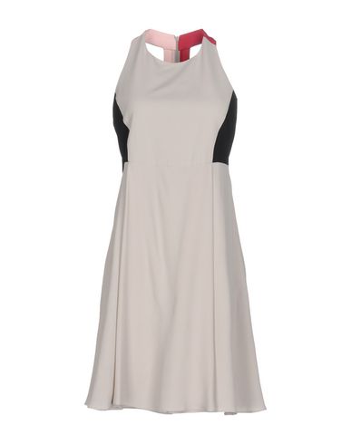 Короткое платье