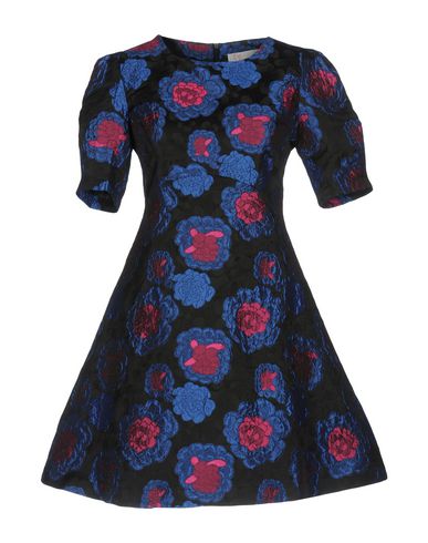 Короткое платье Charming