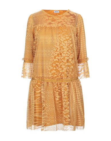 Короткое платье