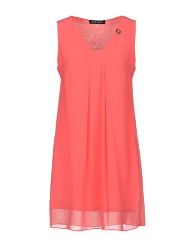 Короткое платье