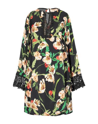 Короткое платье