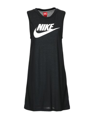 фото Короткое платье Nike