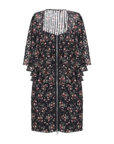 Короткое платье