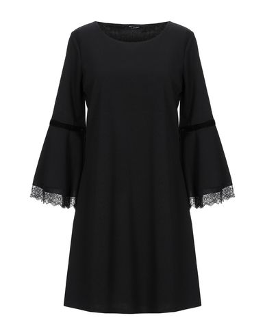 Короткое платье