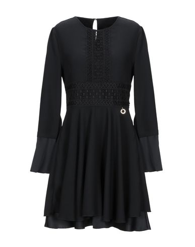 Короткое платье