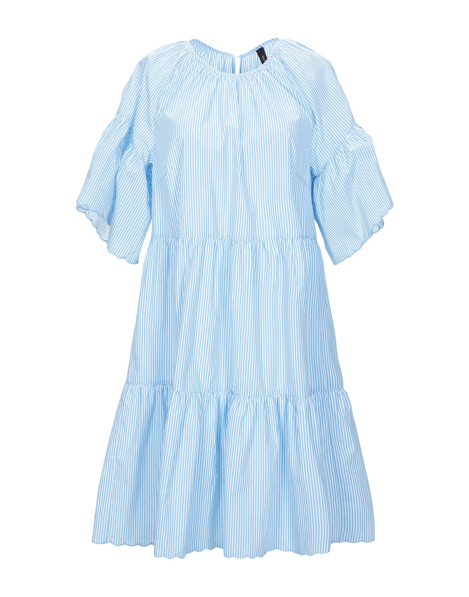 Короткое платье  - Голубой цвет