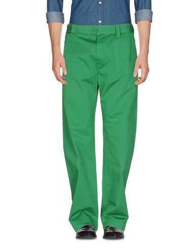 メンズ 緑 グリーンパンツをコーディネートに取り入れる着こなし方のポイント Fashion Spider
