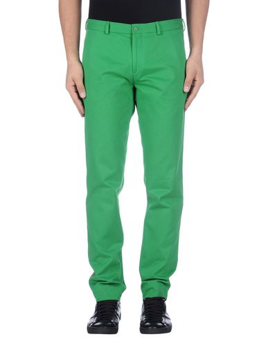 メンズ 緑 グリーンパンツをコーディネートに取り入れる着こなし方のポイント Fashion Spider