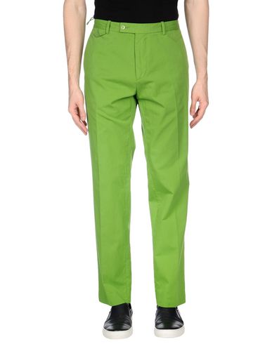 メンズ 緑 グリーンパンツをコーディネートに取り入れる着こなし方のポイント Fashion Spider