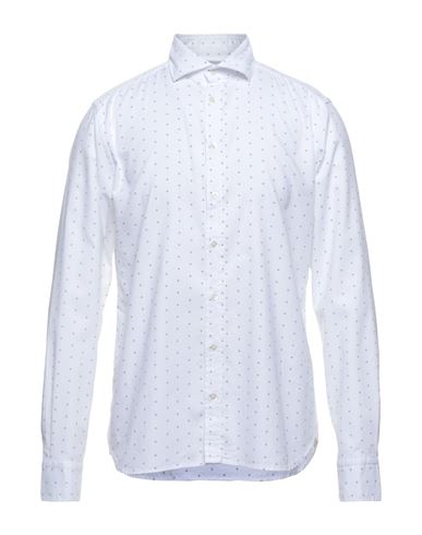 Pубашка EXIBIT 