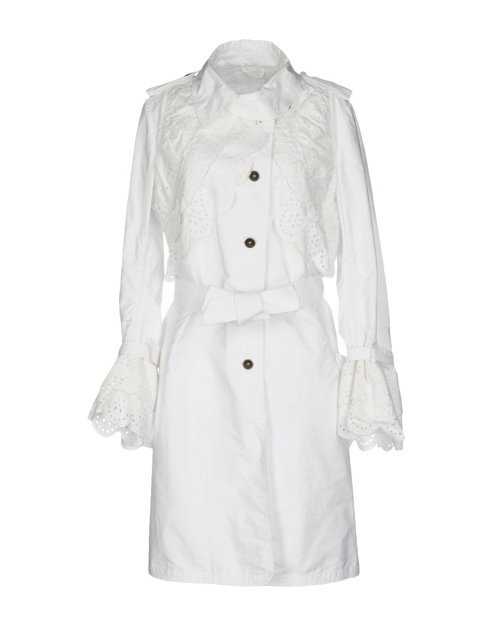 Белое пальто с кружевом