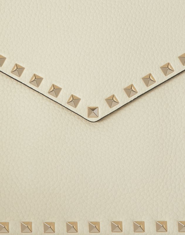 VALENTINO VALENTINO GARAVANI ROCKSTUD GRAINY CALFSKIN ENVELOPE POUCH