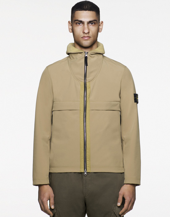 Q0122 SOFT SHELL R LIGHTWEIGHT JACKET Stone Island Men - Official