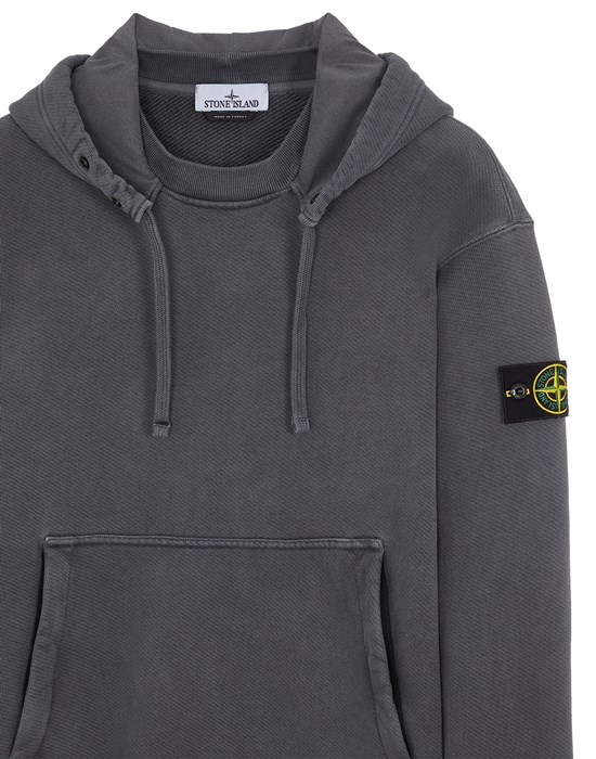 STONE ISLAND着用回数は4回です