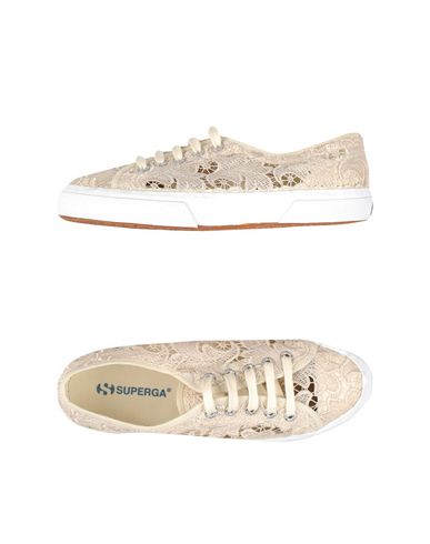 фото Низкие кеды и кроссовки Superga