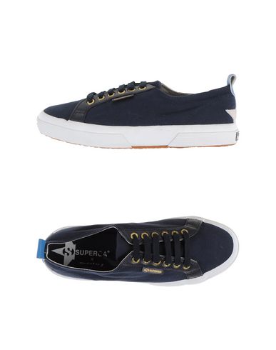 Низкие кеды и кроссовки Superga