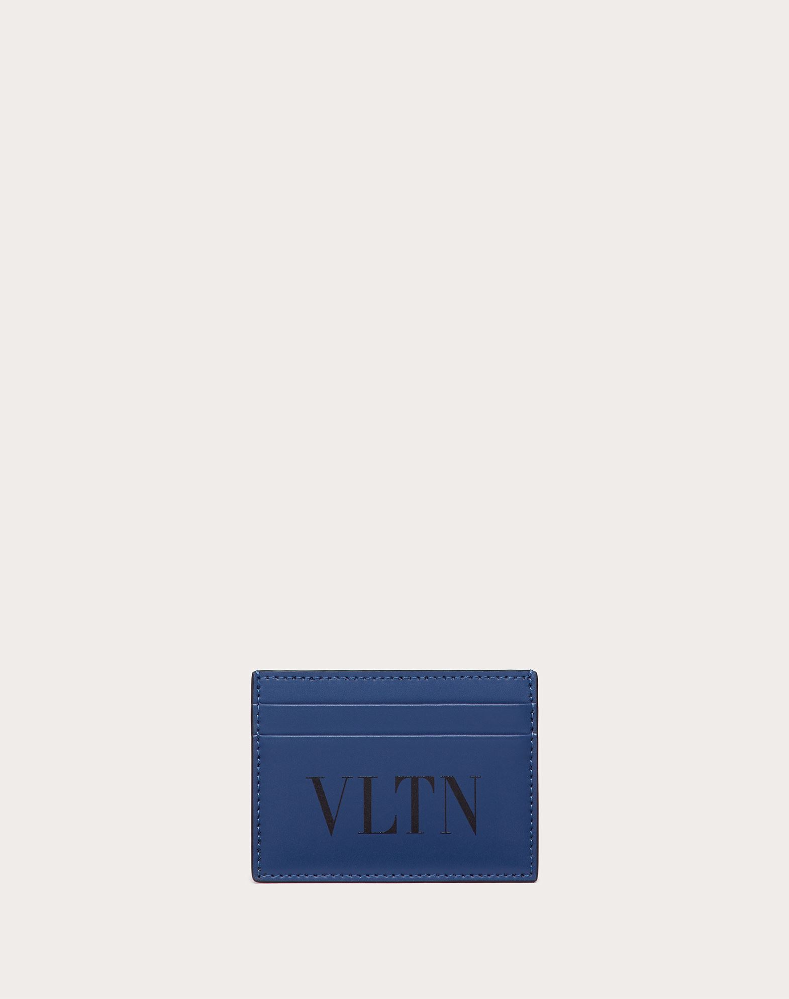 Click to view more detailed imagery on our partner's website Valentino Garavani Uomo Kartenetui Vltn Herren Indigo 100% Pelle Bovina - Bos Taurus Onesize In Blue