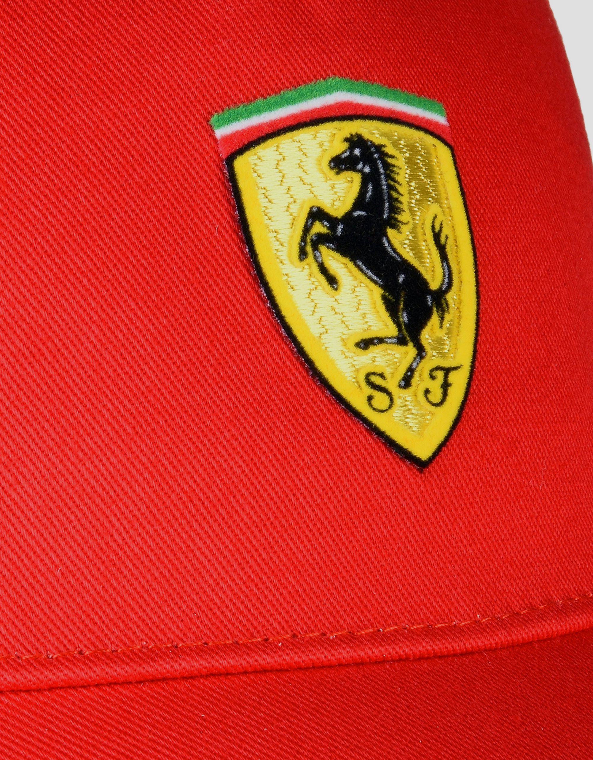 Ferrari Two-tone hat with Ferrari Shield Man | Scuderia Ferrari ...