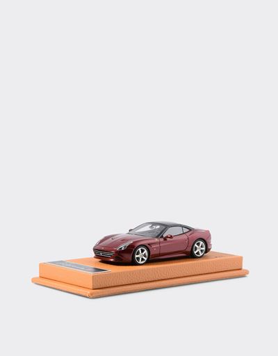 Модель Ferrari California T в масштабе 1:43